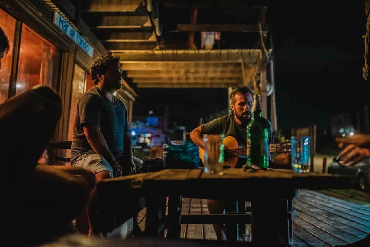 Mar De Fondo Hostel ปุนตาเดลดีอาโบล ภายนอก รูปภาพ